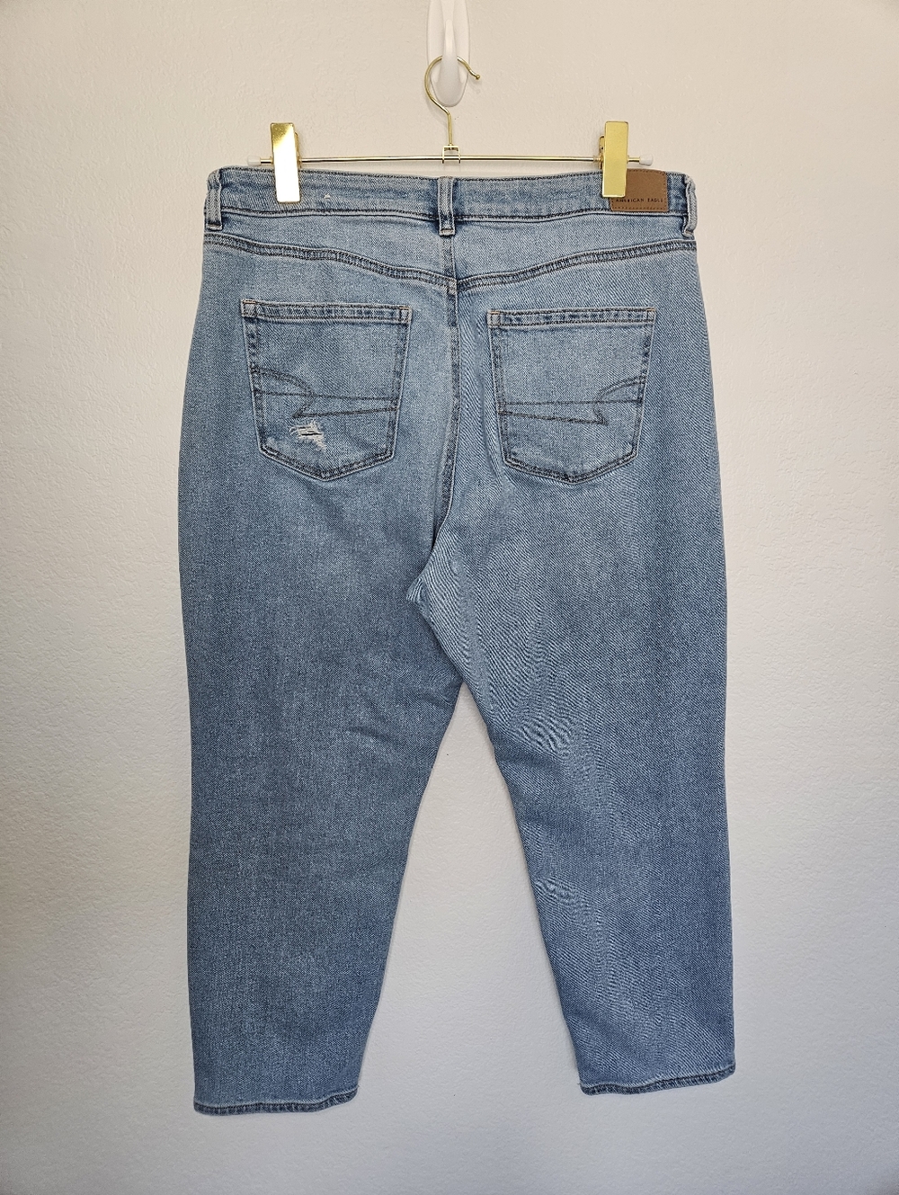 American Eagle | Mom Jean Light Wash Denim Womens 14 Short - Picture 4 of 5